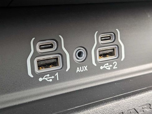 Used 2025 RAM 1500 Big Horn AWD/4WD image 21