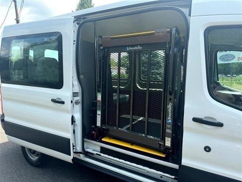 Used 2017 Ford Transit 250 148 Medium Roof RWD image 4