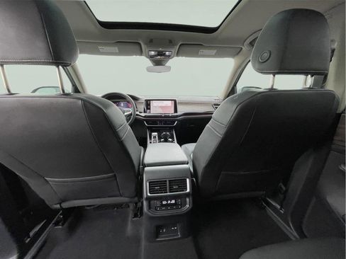 Used 2025 Volkswagen Atlas SEL image 18