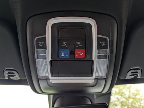 Used 2023 RAM 1500 Laramie AWD/4WD image 35