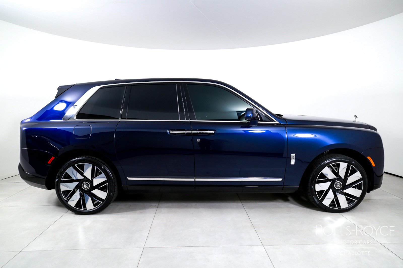 Certified 2025 Rolls-Royce Cullinan AWD/4WD image 10