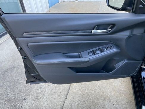 Used 2024 Nissan Altima 2.5 SV image 22