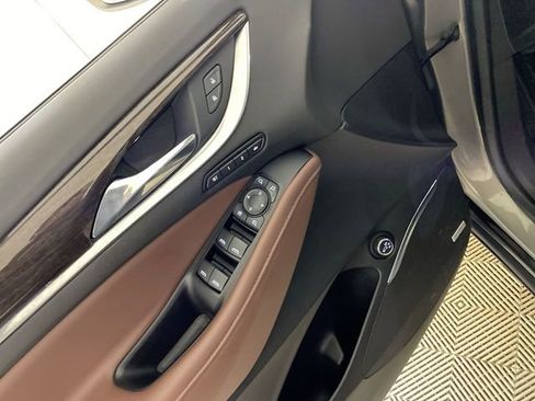 Used 2018 Buick Enclave Avenir w/ Avenir Technology Package image 26