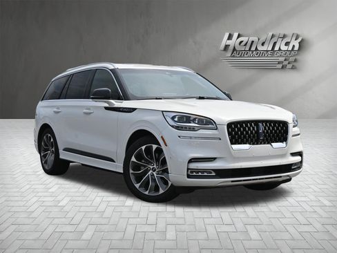 Used 2021 Lincoln Aviator Grand Touring w/ Equipment Group 302A AWD/4WD image 2