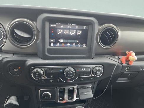 Used 2023 Jeep Wrangler Sport S AWD/4WD image 10