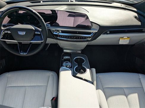 New 2026 Cadillac Lyriq Luxury image 16