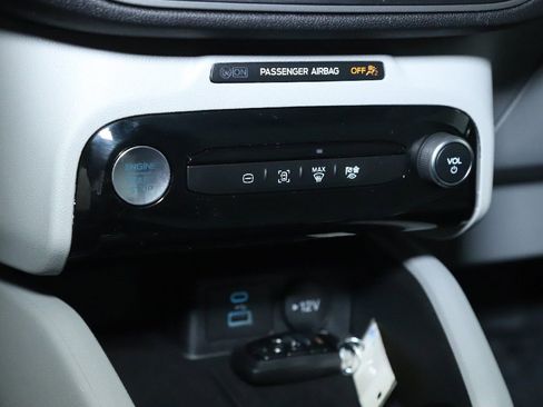 Used 2023 Ford Escape SE image 25