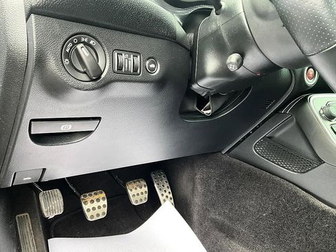 Used 2016 Dodge Challenger SRT Hellcat image 19