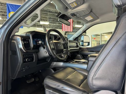 Used 2023 Ford F350 Lariat w/ Sport Appearance Package AWD/4WD image 14