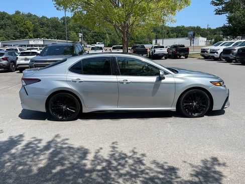 Used 2021 Toyota Camry XSE FWD image 8