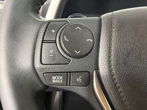 Used 2017 Toyota RAV4 Limited FWD image 17