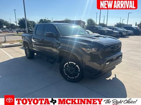 Used 2025 Toyota Tacoma TRD Sport AWD/4WD image 1