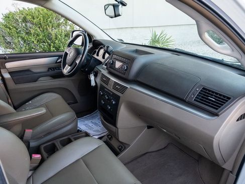 Used 2012 Volkswagen Routan SE image 21
