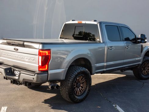 Used 2022 Ford F250 Lariat w/ Black Appearance Package image 33