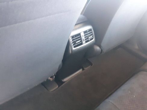 Used 2015 Honda CR-V LX image 17