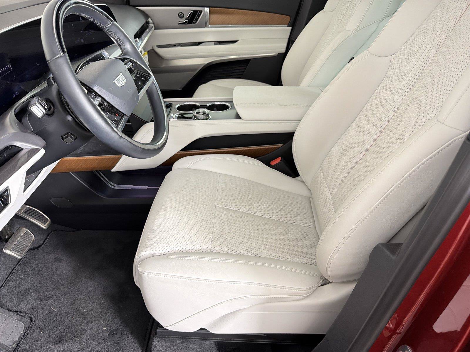 Certified 2026 Cadillac Vistiq Sport AWD/4WD image 7