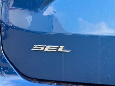 Used 2023 Ford Edge SEL image 26