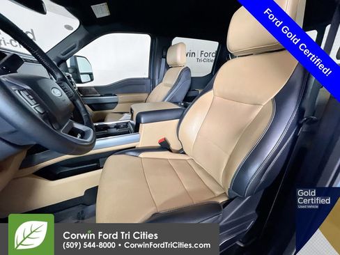 Used 2023 Ford F450 Lariat w/ FX4 Off-Road Package image 25