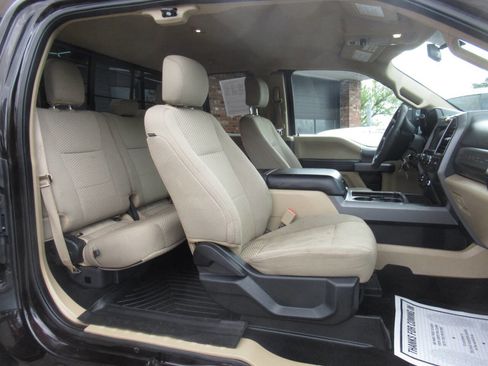 Used 2019 Ford F250 XLT w/ XLT Premium Package AWD/4WD image 6