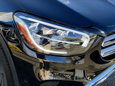 Used 2022 Mercedes-Benz GLC 300 4MATIC w/ Premium Package Lite image 31