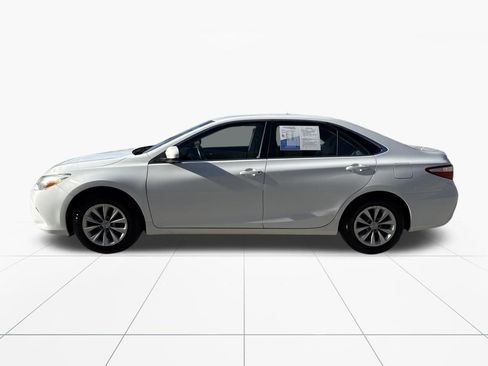 Used 2016 Toyota Camry LE image 5