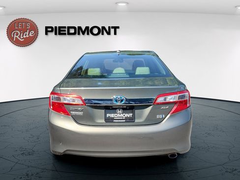 Used 2012 Toyota Camry XLE w/ Leather Pkg FWD image 6