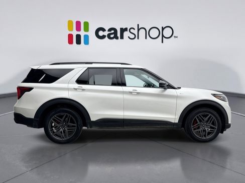 Used 2025 Ford Explorer ST-Line w/ ST-Line Street Pack image 6