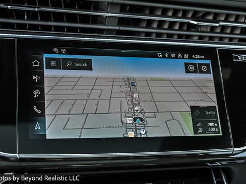 Used 2024 Audi Q8 Premium Plus image 42