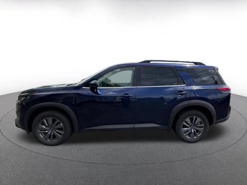 Used 2025 Nissan Pathfinder SV AWD/4WD image 9