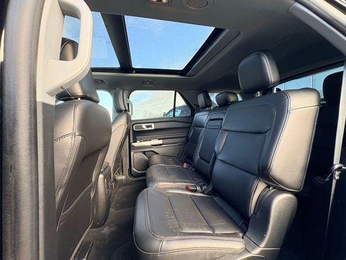 Used 2024 Ford Explorer XLT w/ Equipment Group 202A image 12