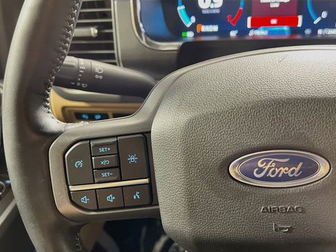 Used 2022 Ford F150 Lariat RWD image 19