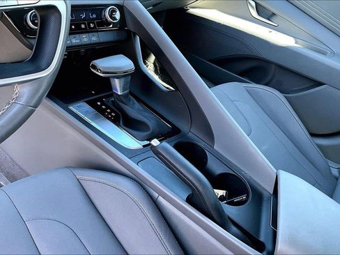 Certified 2025 Hyundai Elantra Sport image 10