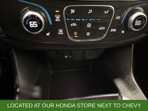 Used 2019 Chevrolet Traverse LT w/ LT Premium Package image 19