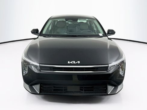 Used 2025 Kia K4 FWD image 2