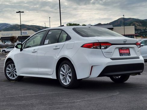 Used 2023 Toyota Corolla LE w/ LE Convenience Package FWD image 26