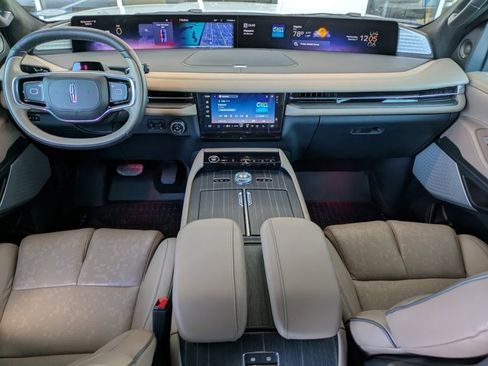 Used 2025 Lincoln Navigator L Black Label image 14