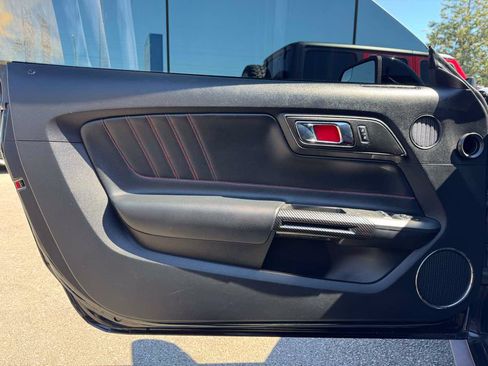 Used 2017 Ford Mustang GT Premium RWD image 39