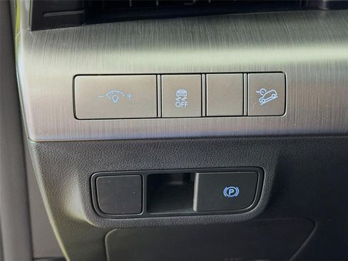 Certified 2024 Hyundai Kona SEL FWD image 10