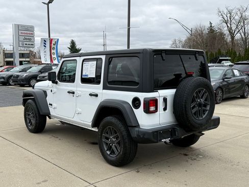 Used 2024 Jeep Wrangler Unlimited Sport AWD/4WD image 5