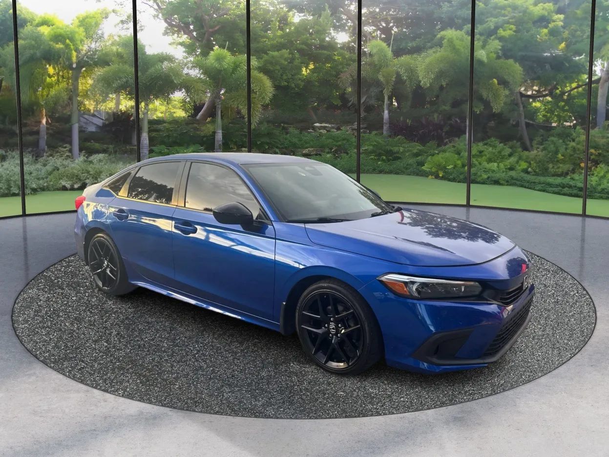 Used 2023 Honda Civic Sport image 3