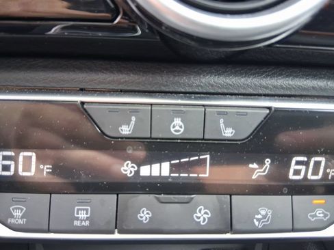 Used 2025 Nissan Sentra SR w/ SR Premium Package FWD image 30