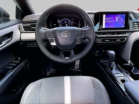 Used 2026 Toyota Camry SE w/ Convenience Package FWD image 6