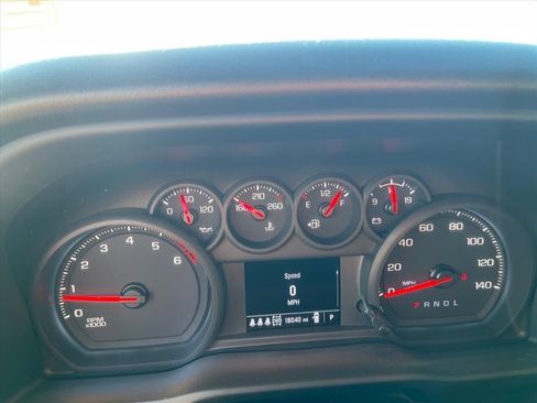 Used 2025 Chevrolet Silverado 2500 Custom w/ Custom Value Package image 10