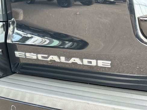 Used 2019 Cadillac Escalade Premium Luxury image 11