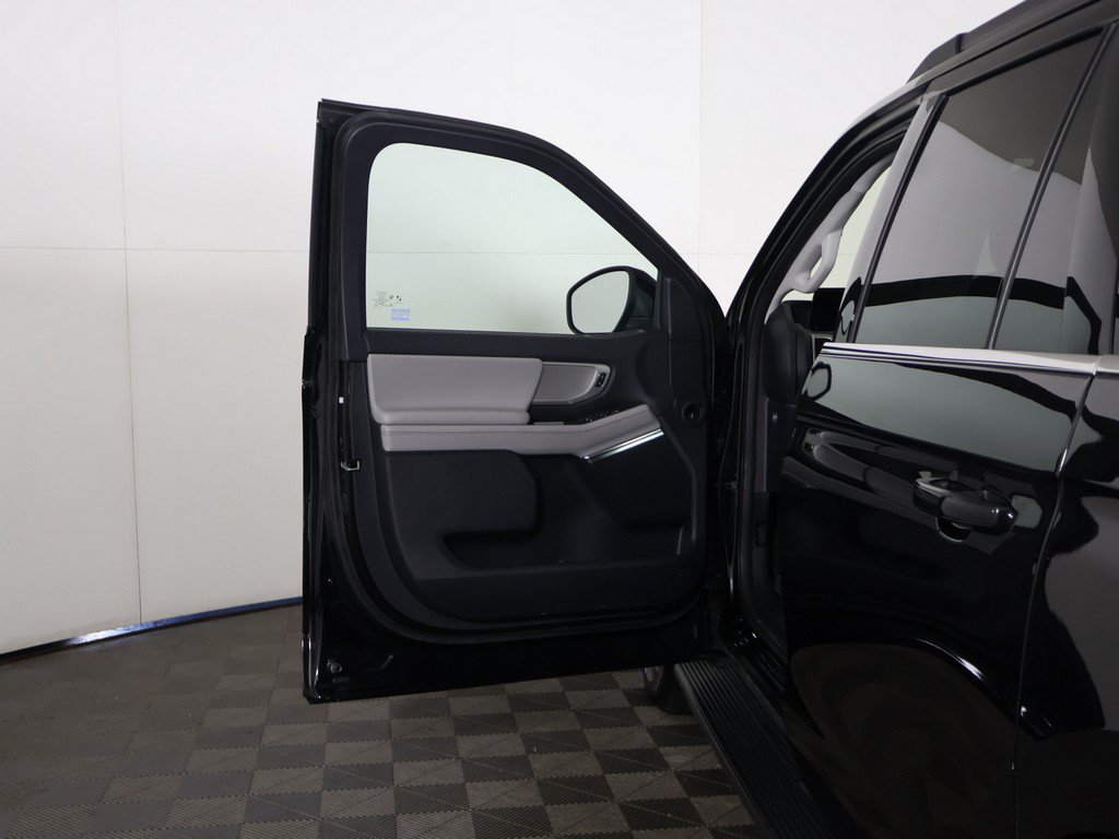 Used 2025 Ford Expedition Max Active AWD/4WD image 24