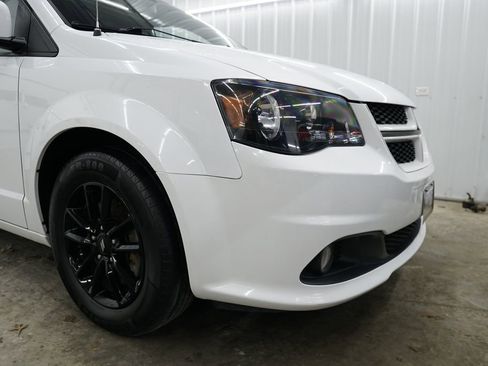 Used 2019 Dodge Grand Caravan GT image 3