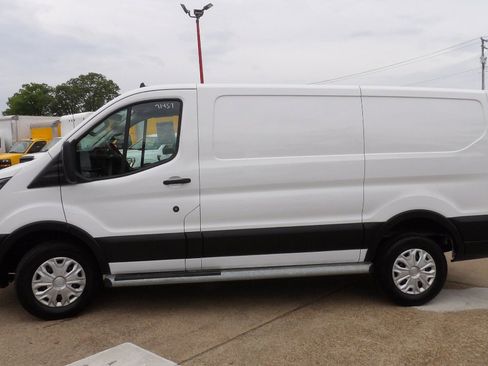 Used 2024 Ford Transit 250 Low Roof w/ Exterior Upgrade Package RWD image 4