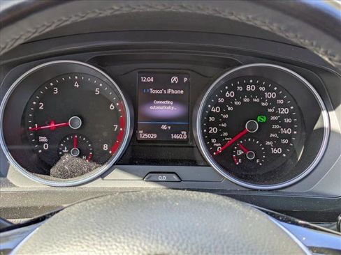 Used 2019 Volkswagen Tiguan SE w/ Panoramic Sunroof Package image 11