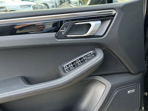 Used 2021 Porsche Macan image 11