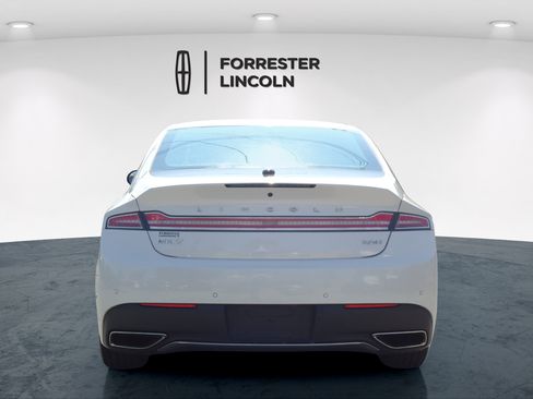 Used 2017 Lincoln MKZ Premiere FWD image 4